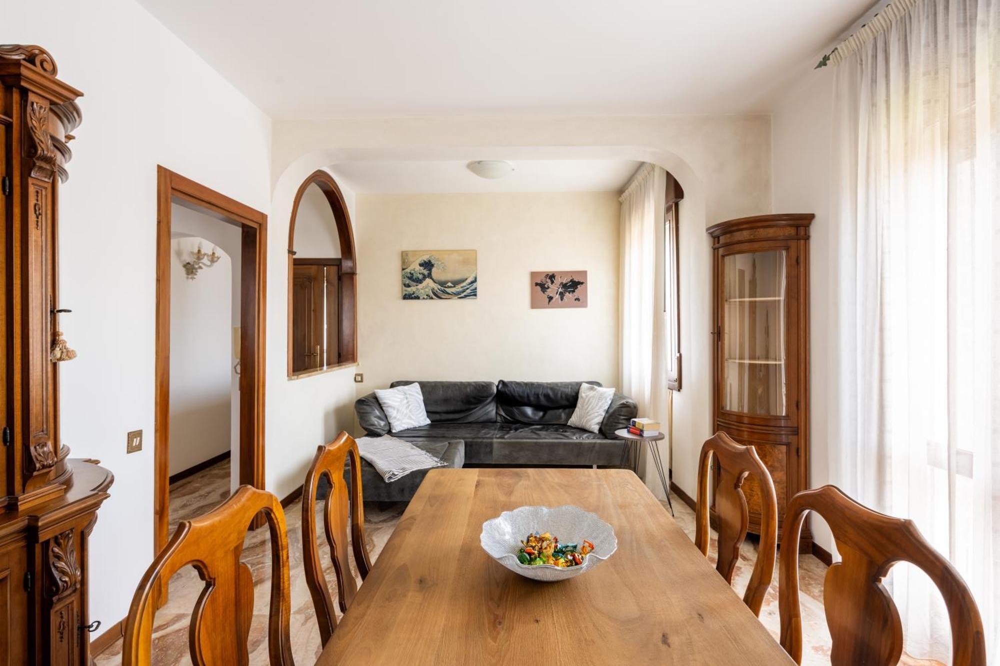 Сasa de vacaciones Casa 94 - Bright Apartment, 15min From Venice *